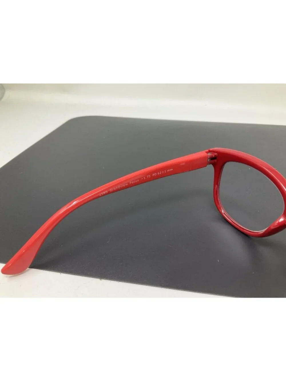 Peepers Grandview Reading Glasses +1.75 Square Blue Light Red Pink Some Scratche